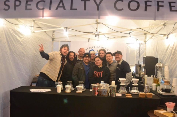 동네 장터에서 첫 선을 보이는 [스트릿 컴퍼니]