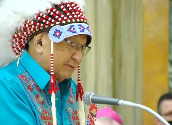 사과를 요청하는 원주민 대표(허핑턴 포스트)