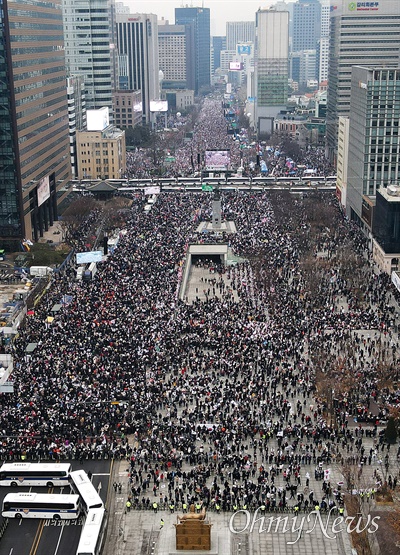 ▲3월 1일 오후 서울 광화문네거리에서 전광훈 목사가 주도하는 윤석열 대통령 탄핵 반대 집회가 열리고 있다. ⓒ 권우성