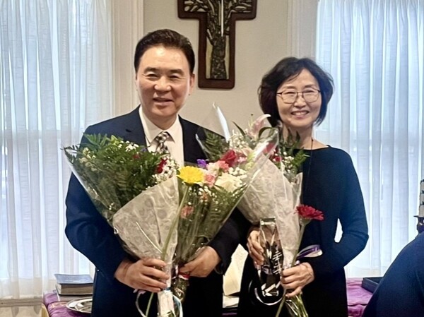 강원호목사(뉴저지밀알선교단장), 강미경사모께서 개신교 수도원에서 주는 2025 경건한 목회자상을 받았다.