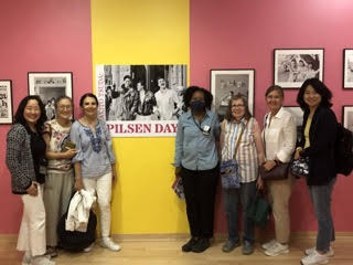 ESL Book Club Field Trip  Akita Tsuda “Pilsen Days” 사진전, 헤롤드 워싱턴 도서관 센터 (HWLC) 